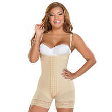Load image into Gallery viewer, SILICONE STRAPLESS MID-THIGH FAJA 4 FRONT HOOKS F0086 (6757412569264)
